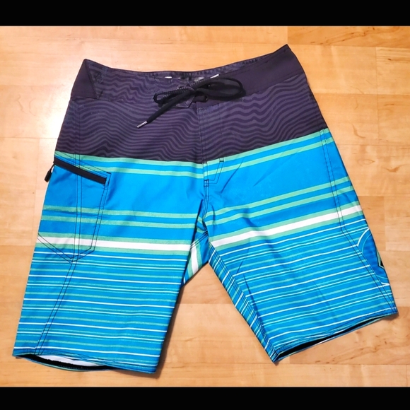 🏝🌊🏄♂️ Volcom mod tech ⛱️ 🌊 🏄♀️ - Picture 1 of 7